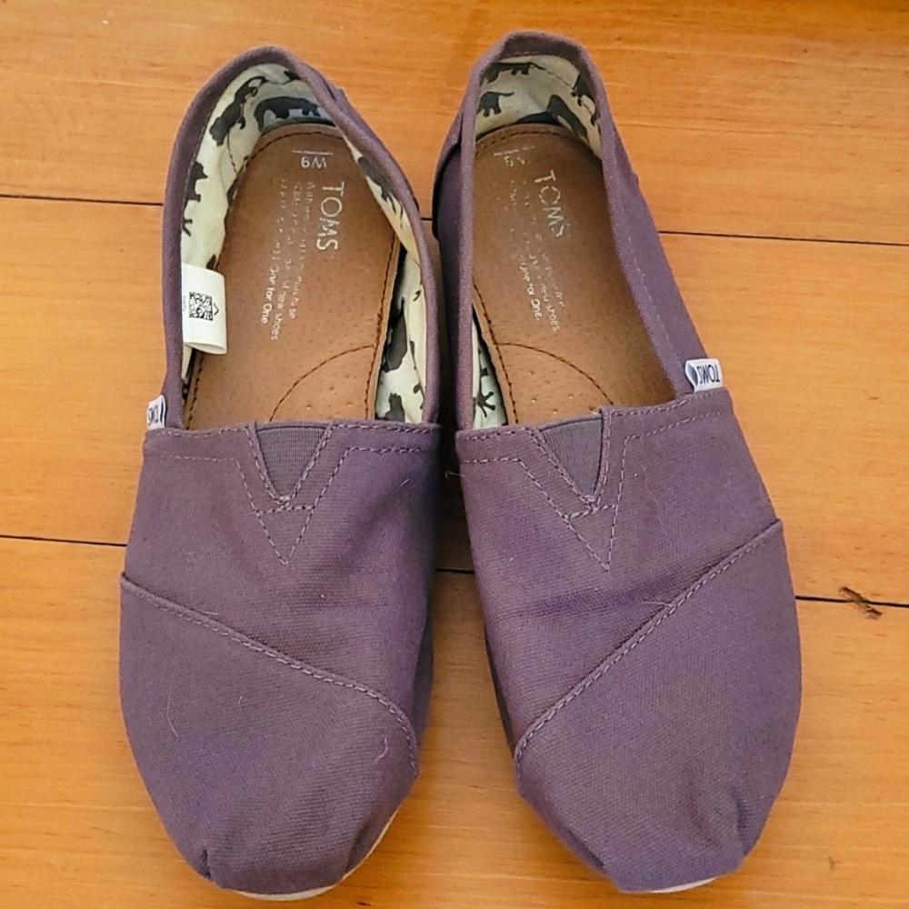 Women's Tom's
